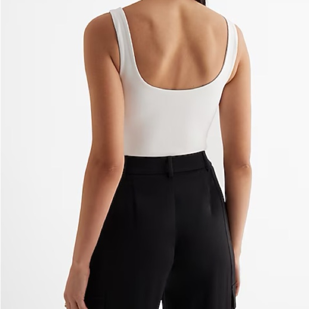 Express Body Contour High Compression Ribbed Scoop Neck Bodysuit - Picture 6 of 6